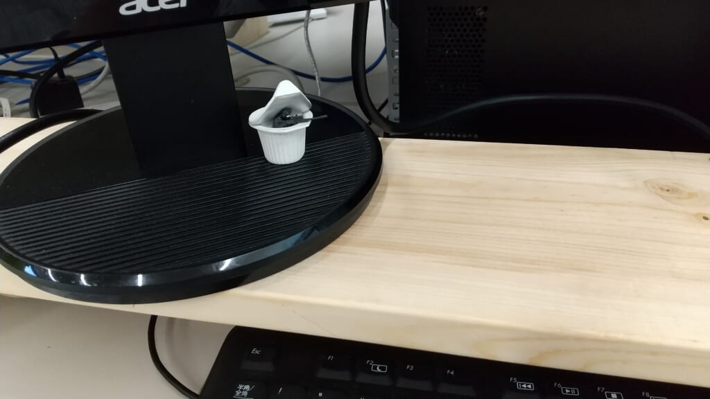 私のデスクには常にスナイパーがいる。